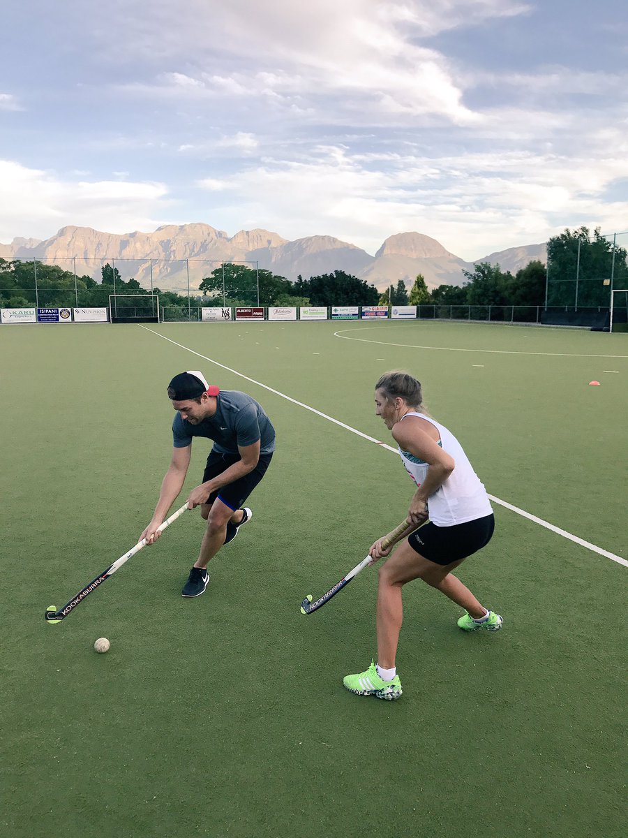 dmalan29's tweet photo. Like a natural?🏑 @linemalan @dirkiewasha @sawomenshockey #nike #hockey #worstplayerever #atleastthereisagoodview https://t.co/O9PhzKdNUv