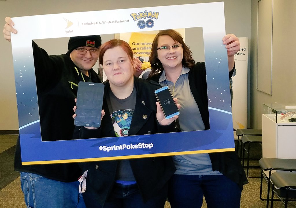 WL_HUT's tweet photo. Samsung tab bundle for these #PokemonGO fans at our #SprintPokeStop! #sweepstakes @Pkushn @PlainsRD @wl_byoung @JohnnyCroney @marceloclaure https://t.co/qAmQF0Jb5p