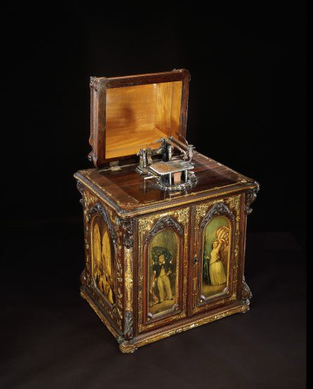 amhistorymuseum's tweet photo. Our last #MuseumResolution: Learn a new skill! Maybe sewing? https://t.co/HDPu5JTl6d https://t.co/TixwAfx3Tv
