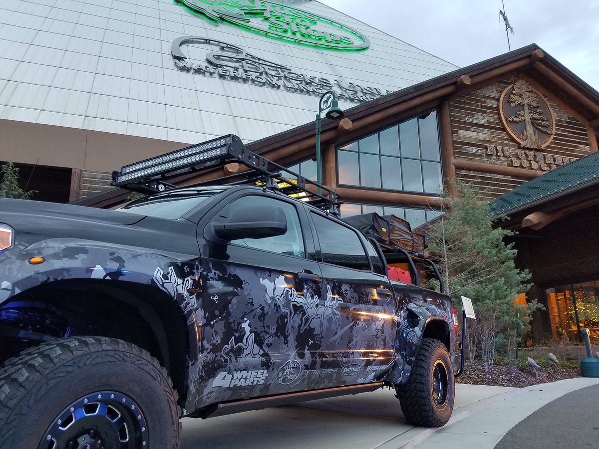 Bass Pro Shops tweet media