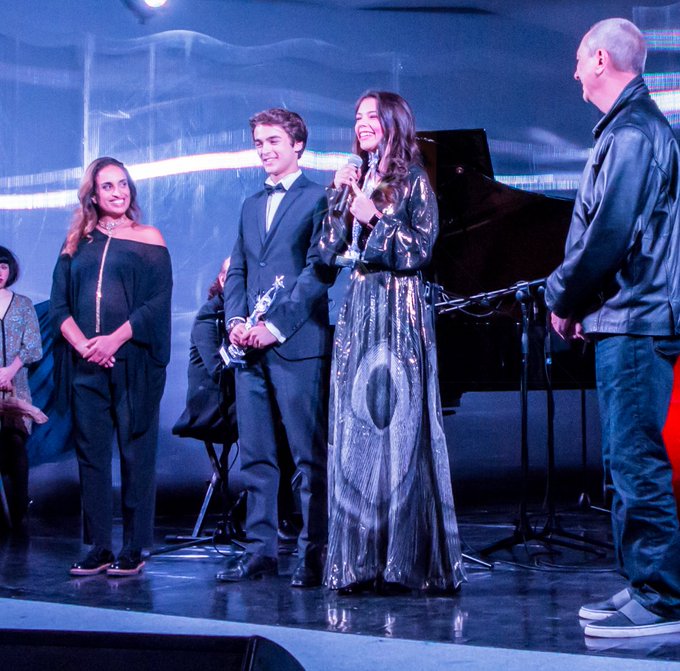 Grande grande onore. La premiazione attrice emergente del 2016 al Capri Hollywood Festival da Noa e Barry<a href="/tag/caprihollywood"class="tags"><span>#caprihollywood</span></a>