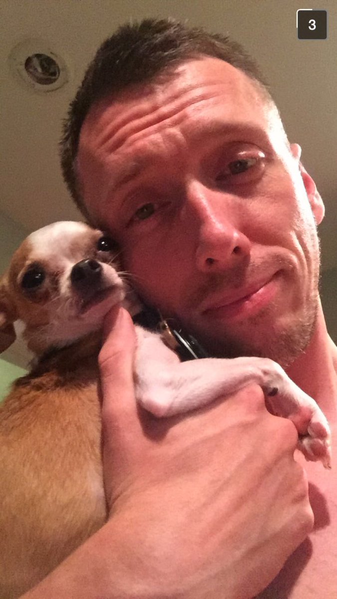 MaxFourPaws tweet picture