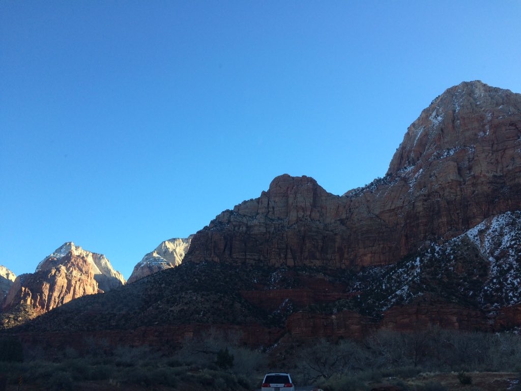 WilliamWFrank's tweet photo. Morning in @ZionNPS. Pristine, beautiful, and so so cold. https://t.co/g8wcKXryFR