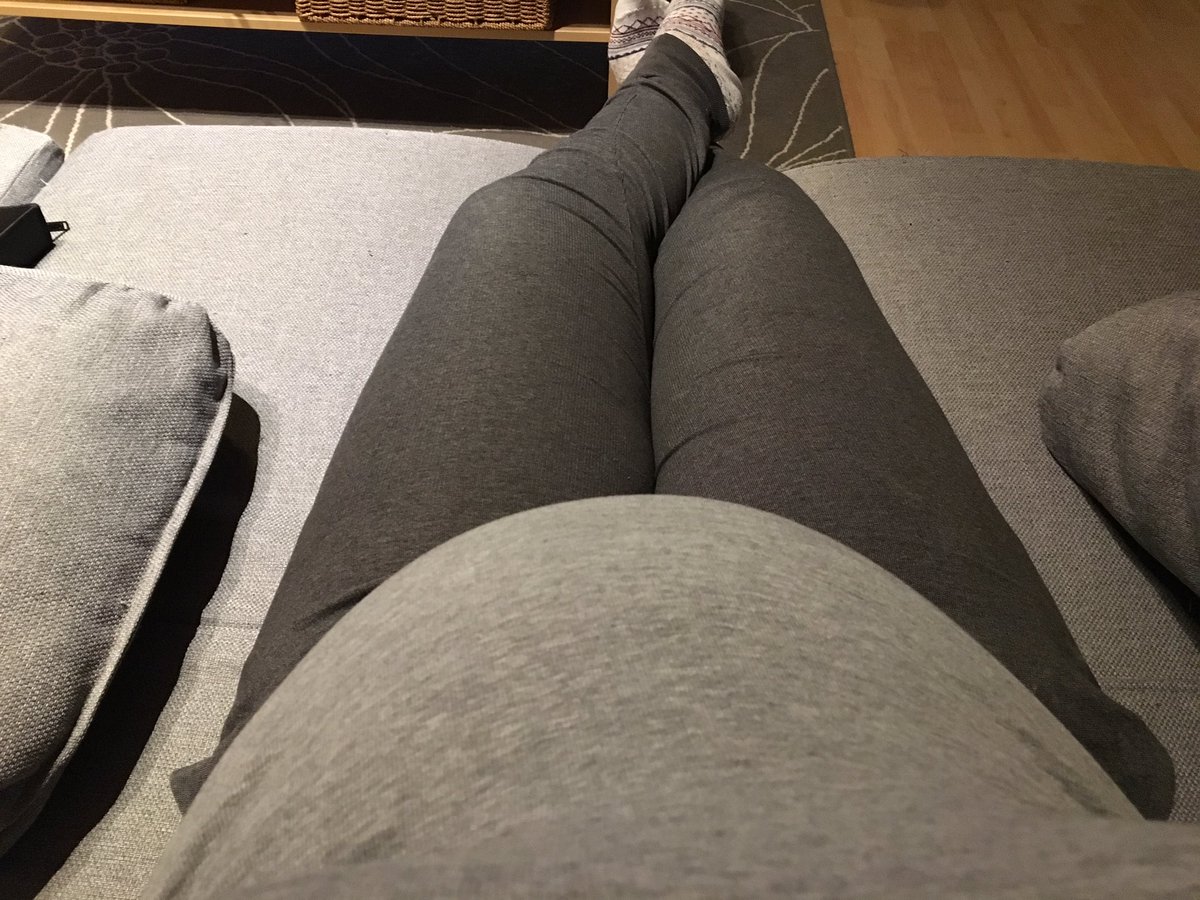 Dria ❀ (@driapala) on Twitter photo Hier mal wieder ein Lebenszeichen! Fetti Dria findet man nur noch auf der Couch in Gammelklamotten! Babybauch passt nicht mehr vor den Comp! Hier mal wieder ein Lebenszeichen! Fetti Dria findet man nur noch auf der Couch in Gammelklamotten! Babybauch passt nicht mehr vor den Comp!