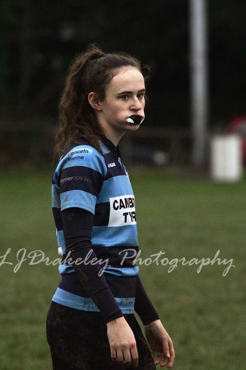aberGirlsRFC's tweet photo. We get back to training business on Fri 06/01, 5pm @AberRFC.  Come and try something new and join us #playinglikeagirl 🏉🏉🏉 Pls RT 👌 https://t.co/SeCfoFkV62