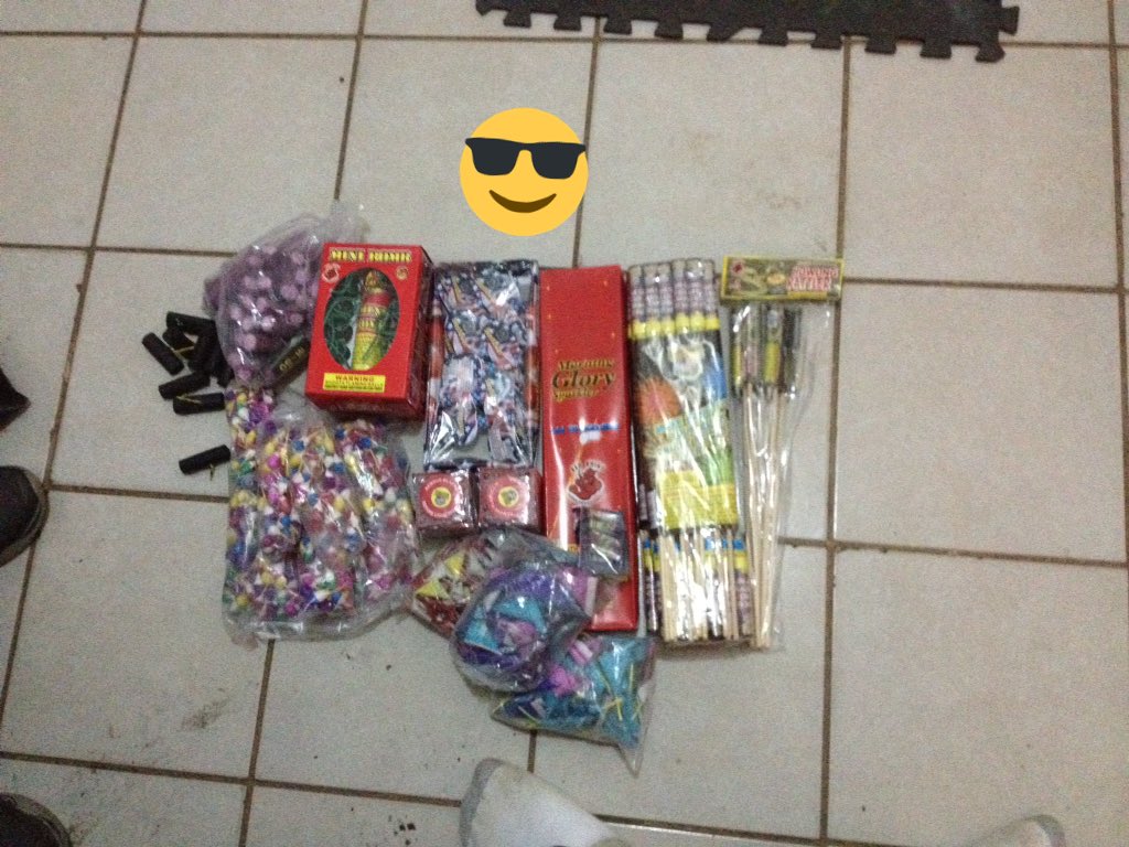 PugaCarillo's tweet image. I'm ready for New Years