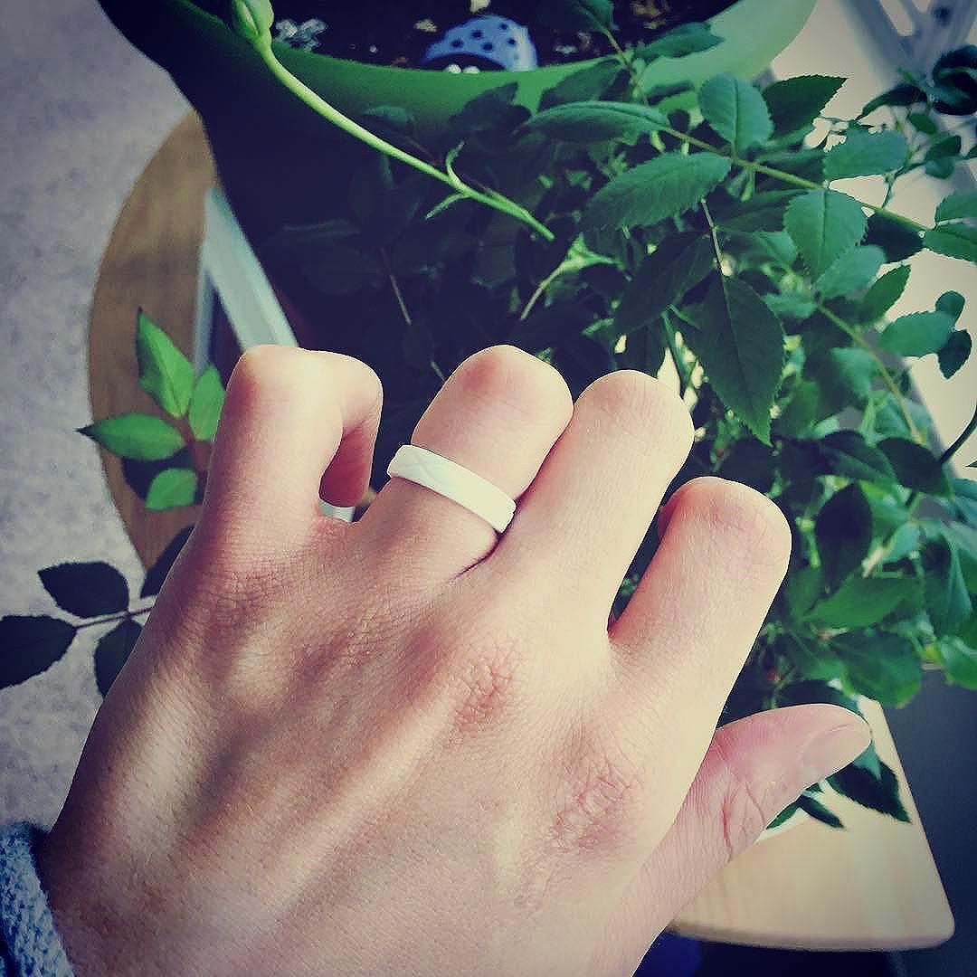 EnsoRings's tweet photo. "Excited to wear my #EnsoRing to work so I don't destroy my ring w/ mountains of hand sanitizer and glove changes." https://t.co/CLLL1fICKG https://t.co/2UBNNS0zBk