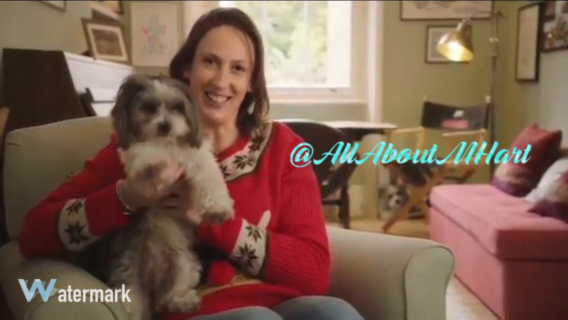 AllAboutMHart's tweet photo. Happy Christmas and a Fabulous New Year 🎄🎉 https://t.co/NYQ4c1Qlmp