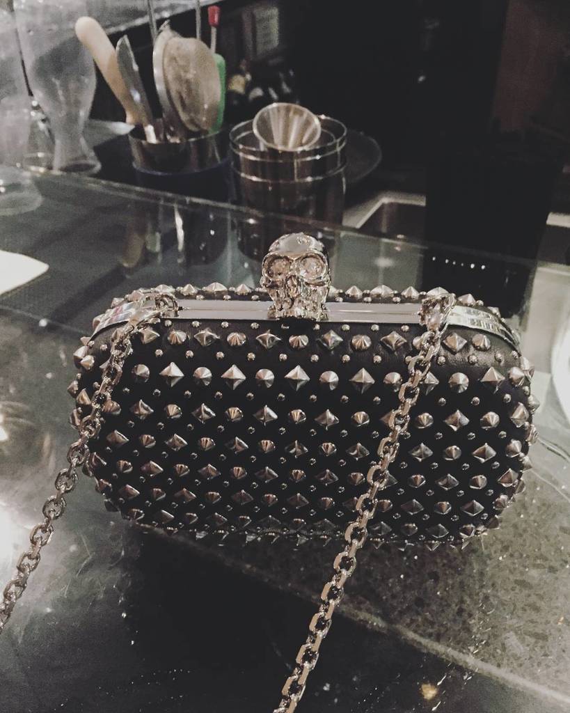 bagsaporter's tweet photo. Last Friday of 2016  and this little beauty #alexandermcqueenclutch always present to comp… https://t.co/ytZAYQN23z https://t.co/QJyE7inqwm