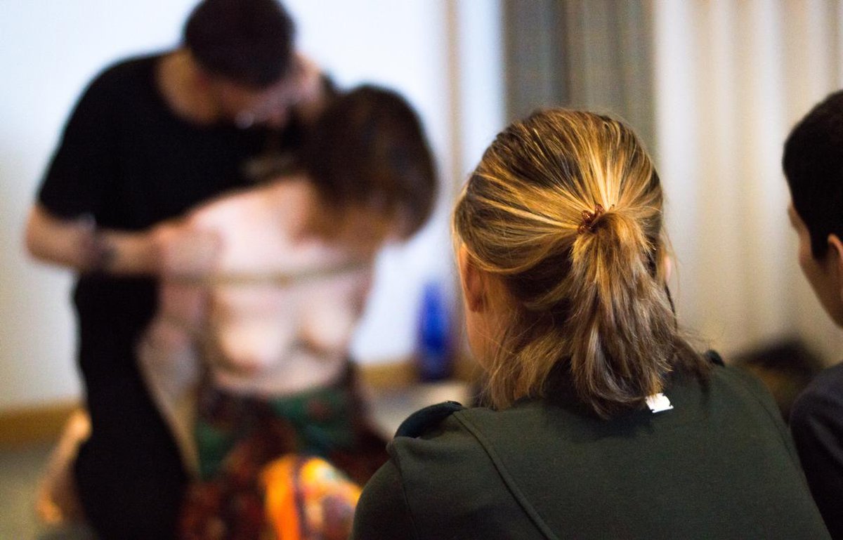 Sr_Interior's tweet photo. me acaban de llegar las fotos de la ponencia #nawajiri conectando emociones en el #CongresoFESS #shibari 😀🤣foto Carlos Lombao Pardo https://t.co/0ypcJ80rBy