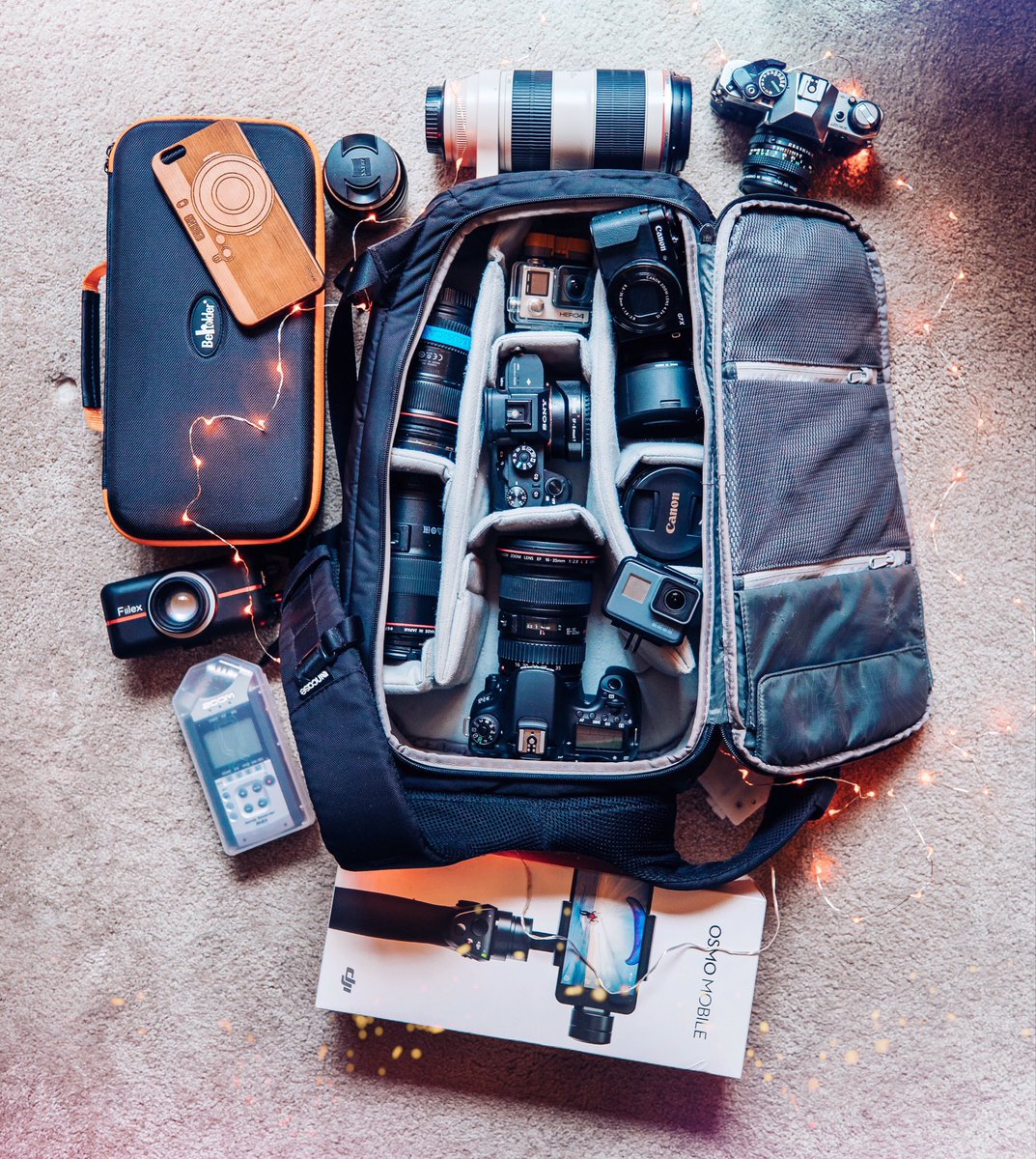 TaylorCutFilms's tweet photo. Doing a 2016 GEAR GIVEAWAY! 🎊
TO ENTER:
1) RT THIS TWEET
2) SUBSCRIBE TO MY YOUTUBE 👉🏽 https://t.co/ZKoZSqxXrs
3) FOLLOW ME ON INSTAGRAM 📸🎥 https://t.co/rtKJ1j7pMy