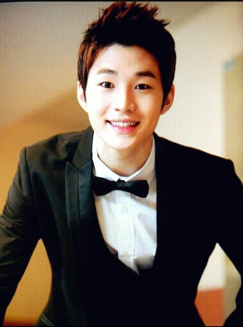 zafiro1709's tweet photo. #JusticeForHenryLau
#JusticeforHenry @henrylau89
@SMTOWNGLOBAL
Escuchen A henry el es importante como todo suju #Elf15 https://t.co/8213XF9TYp