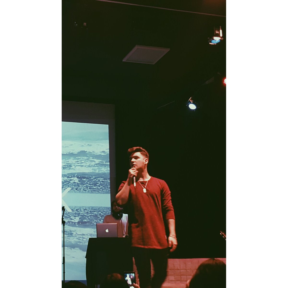 Paula_sonrie's tweet photo. @OfficialCritika uno de mis mejores momentos del 2016 😍 #VASTOUR https://t.co/lzfmisIpMZ