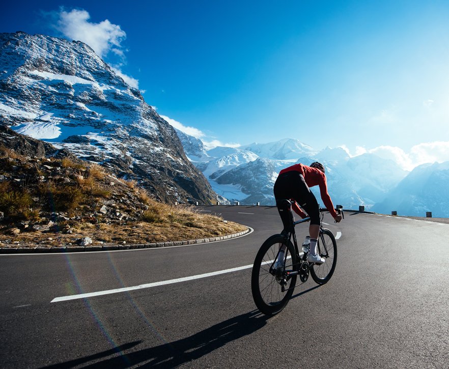 ColnagoUSA's tweet photo. How do you do base #training in the winter? The experts at Colnago Zoom share their workout #tips: https://t.co/WDE5KuiFV4 https://t.co/akBNTYuSt7