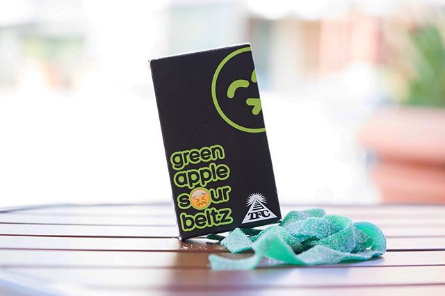 VapeIcon's tweet image. Green Apple Sour Beltz by @tfcelixir is a sweet and sour gummy tape infused with crisp green apple slices.

Get yours today!
#vapeicon