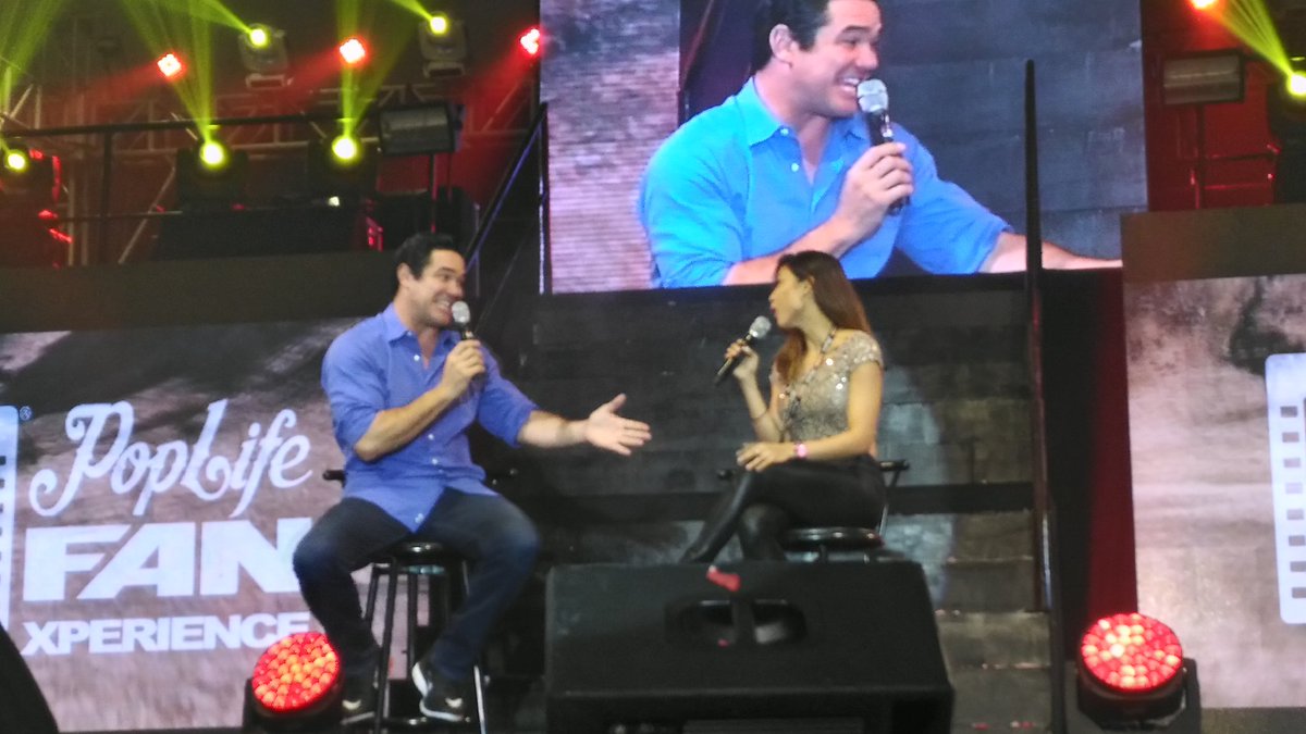 gilalferez0926's tweet photo. #FlashbackFriday from the first time I met in person @deancain!! π Please come back to the Philippines!! π΅ππ #ToyCon2016 https://t.co/Tl9vvIH7dy