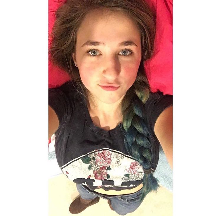brianna__all4's tweet photo. Blue hair https://t.co/XjqeSP6nDc