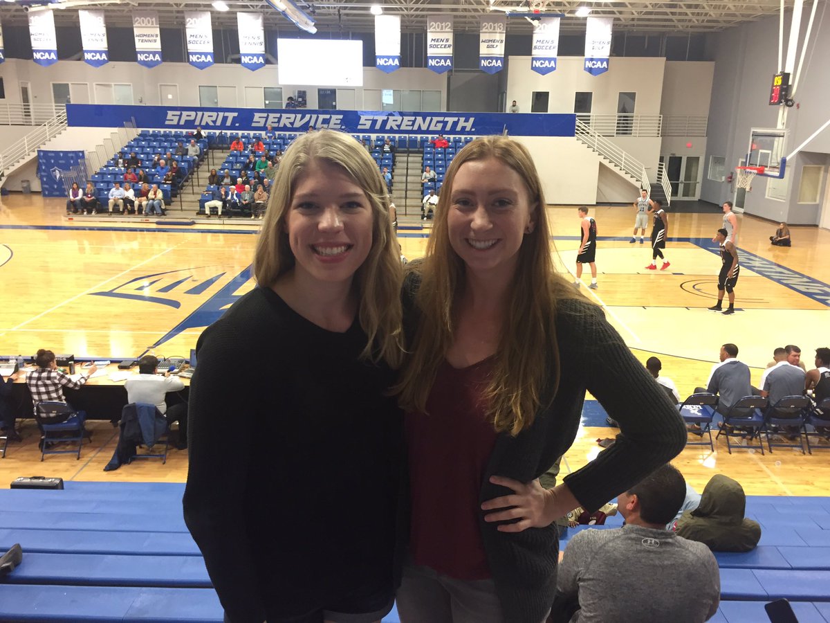 ElonVB's tweet photo. When your brother's basketball team plays in Florida where your Elon VB teammate lives over holiday break #elonvb2016 https://t.co/upcXgQnsuT