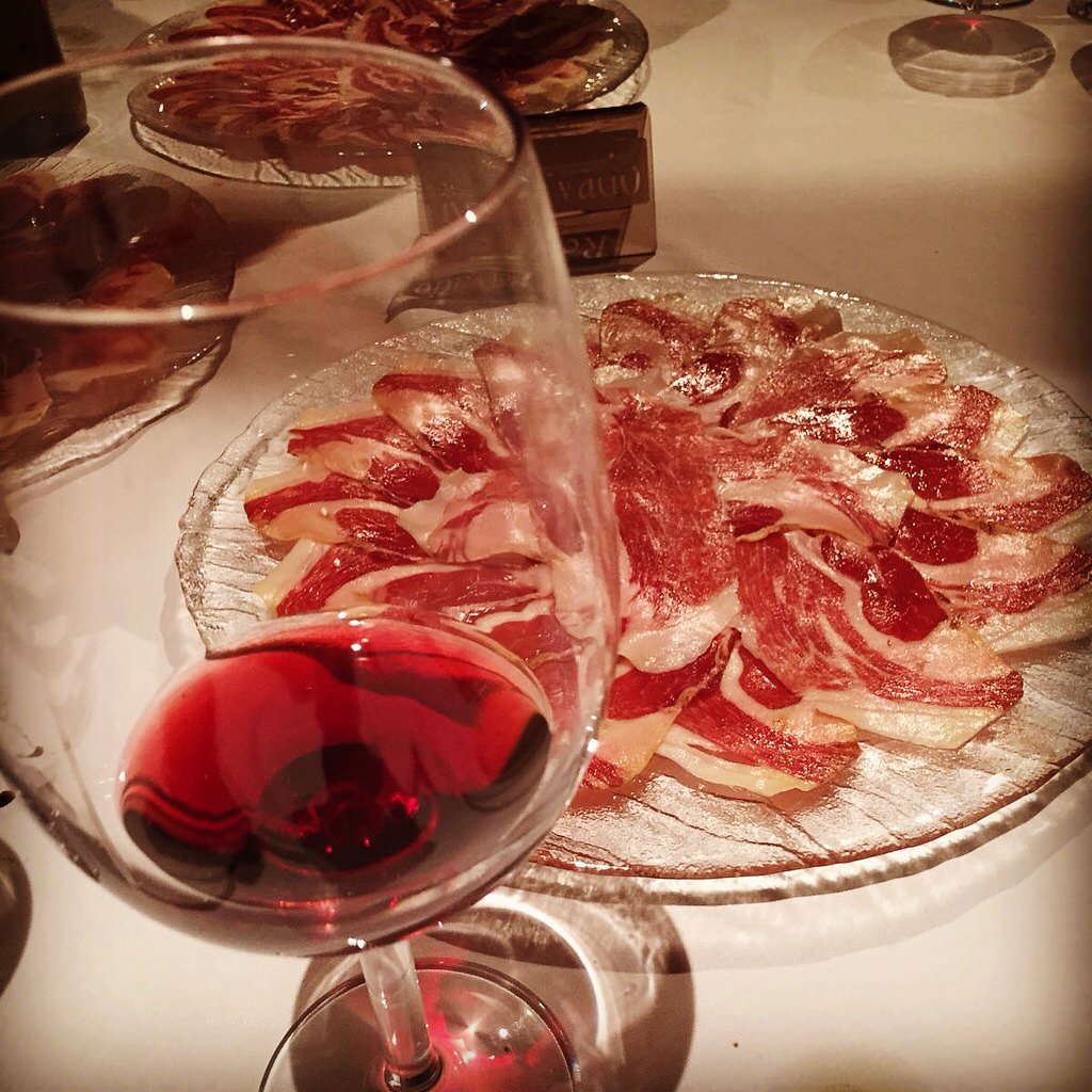 El_Centimo's tweet photo. Happy Friday! Time for some #jamón and #elcentimo https://t.co/2mjadzzbp7