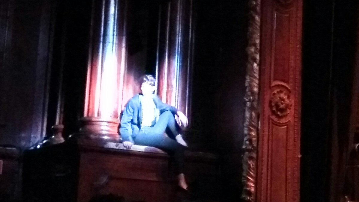 twitbutaca's tweet photo. Soñar no es gratis #DrackPack muerde la noche teatral con @AlbaGlezVilla @Najwa_Nimri @KimberleyTell @AnnaaCastillo #Madrid #TwitButaca https://t.co/5aUITRccQM