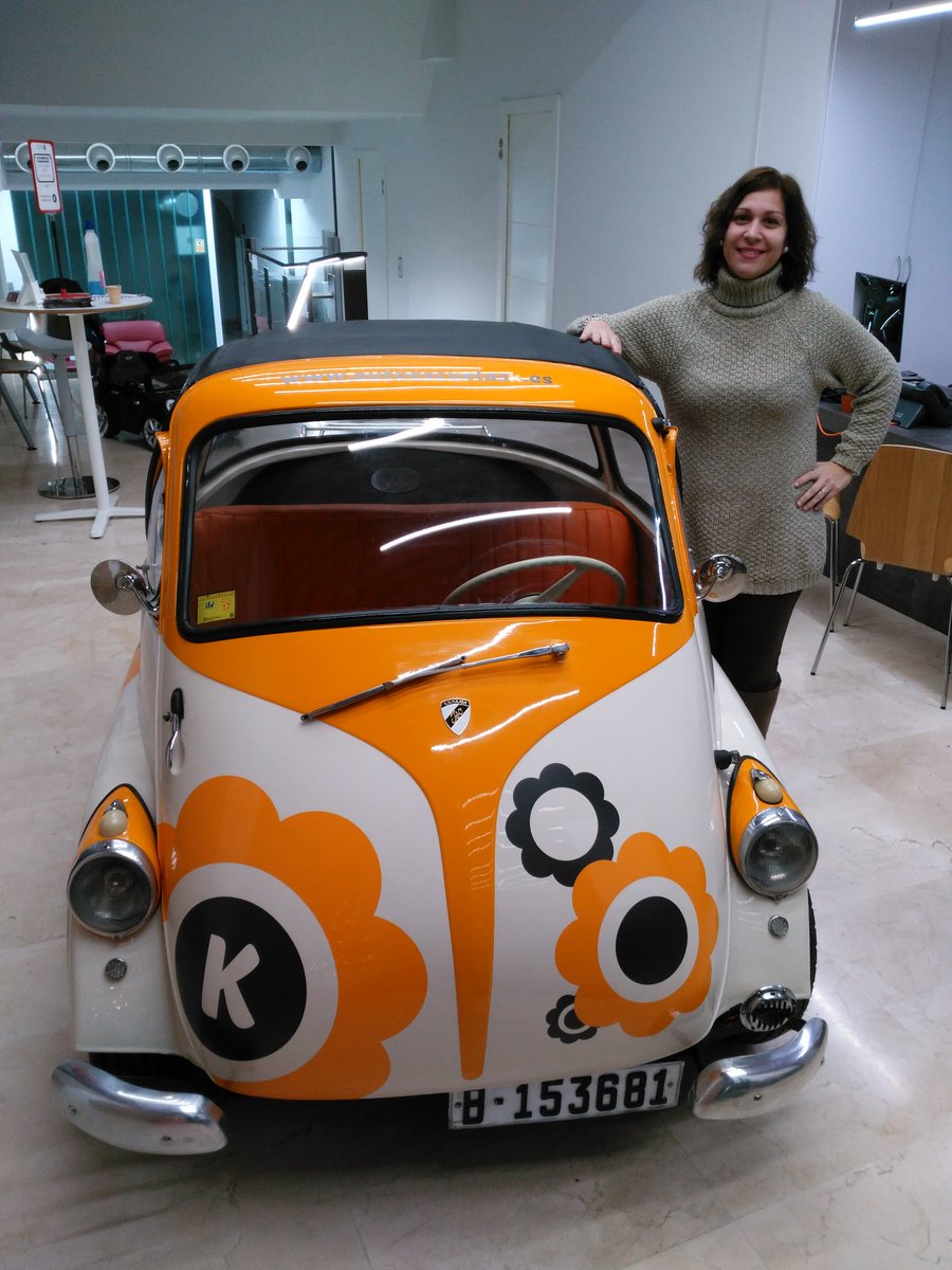 clasecoche's tweet photo. Hemos metido un #Isetta tuneado en la oficina. Somos únicos... como tú.
Si quieres tu #carnetdeconducir ven a vernos
#FelizAnoNuevo https://t.co/VEzACs2d80