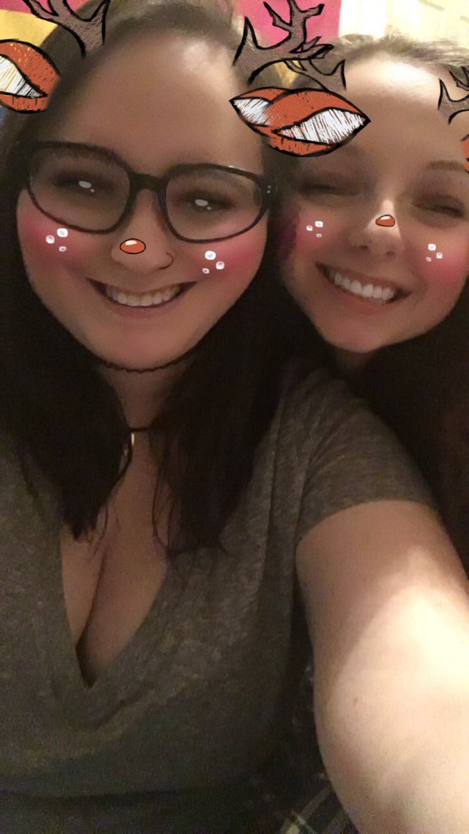 IAmSummerPaige's tweet photo. my little german is on her way home but i'm so thankful i got to see her i love and already miss her so much thanks for a great time 💕 https://t.co/Nr7oBn5Sew