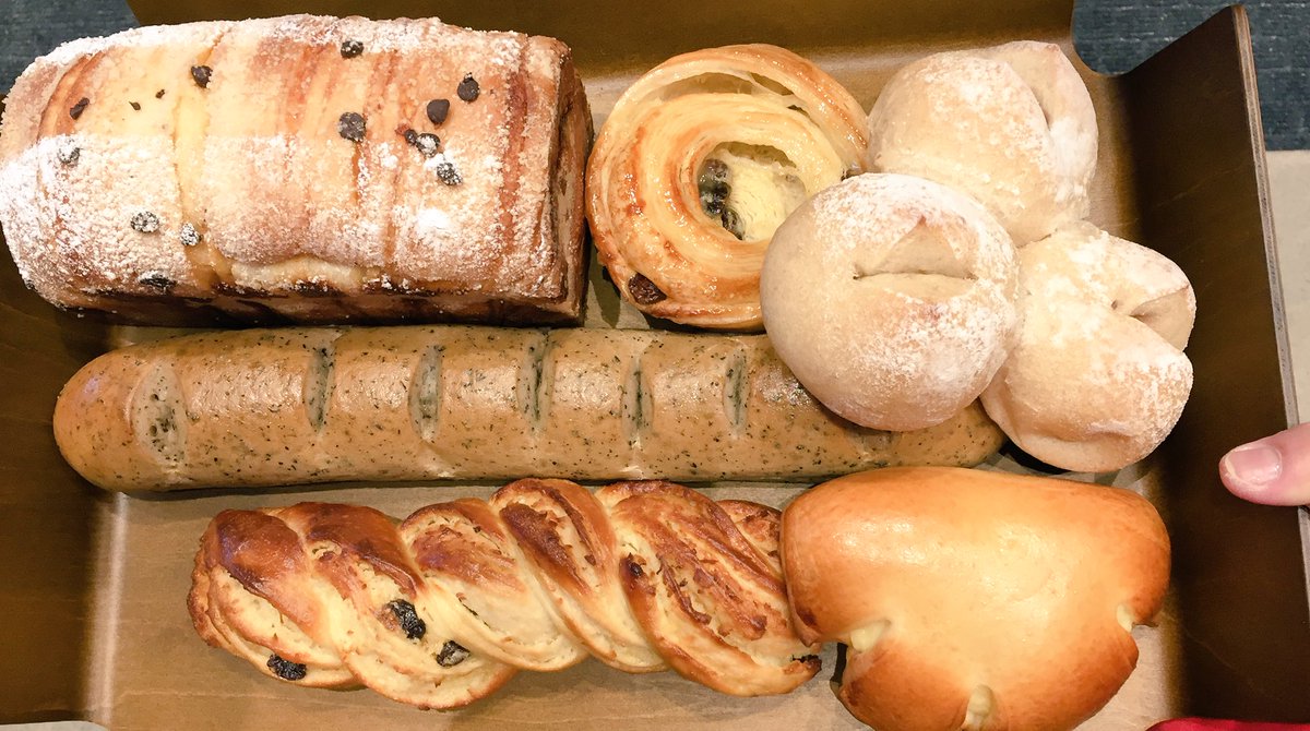 rosanazeng's tweet photo. Another day, another stop at #BakeCode https://t.co/5UucCPxwhS
