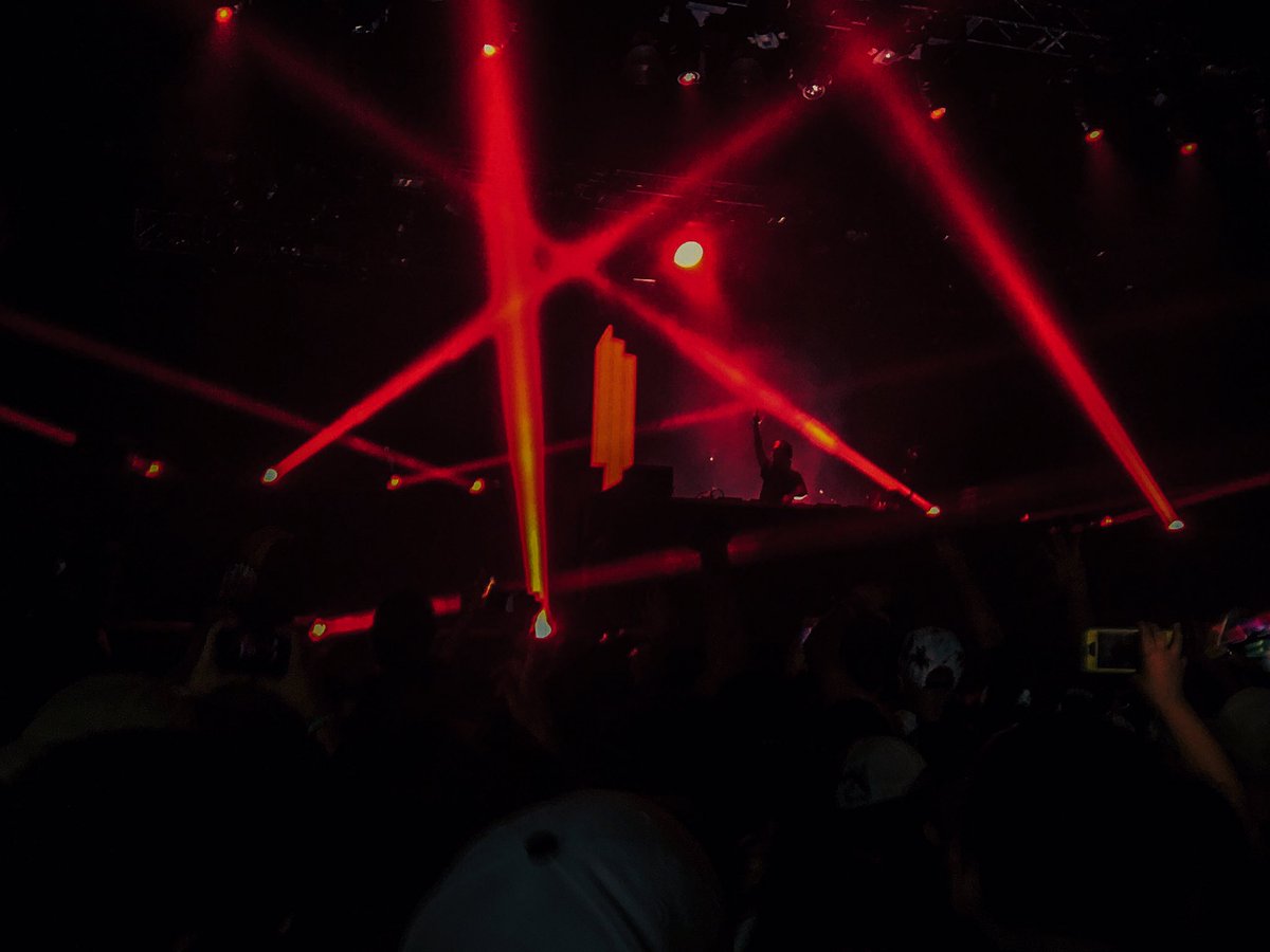 eescorpio_'s tweet photo. 3/4π€πΌ #EH2016 https://t.co/HoWIF86LhL