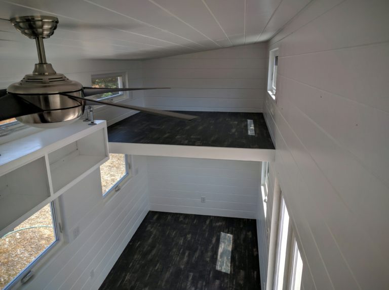 CBHaida's tweet photo. The black wood floor contrasting the white walls make a nice combination. #tinyhomes #un... https://t.co/Dc0JZJ2iYK https://t.co/j539qxSinC