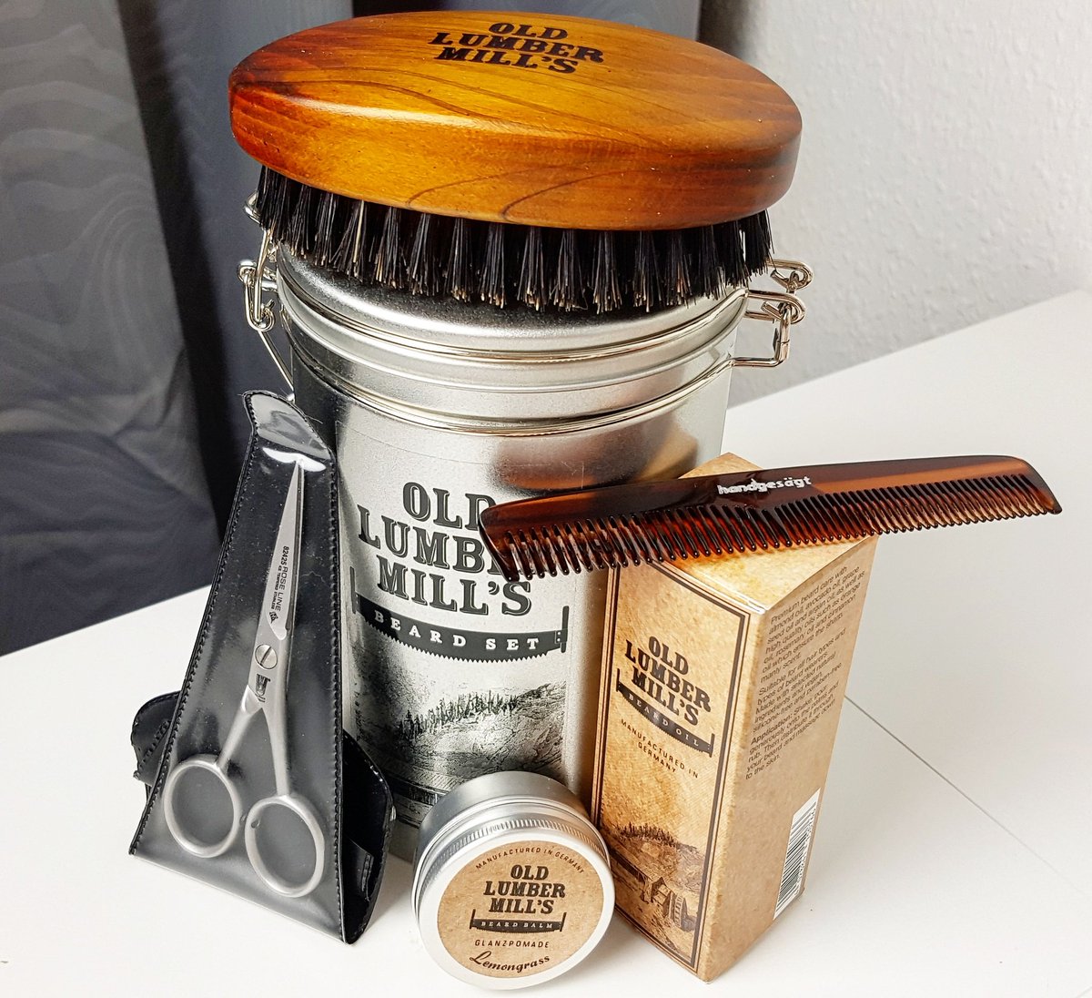 ChuckyDsLittleS's tweet photo. Bartset für tino :)

#men #mann #herr #typ #bart #beard #oil #pflege #produkte #beauty #boy #instabeauty #beautygram #beautyblog #hair https://t.co/K68kehQGJh