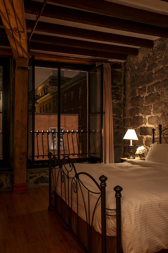 AubergeVP's tweet photo. The light at the end of the tunnel  #WeekendVibes #Comfy #Cozy #Luxury #AubergeVP https://t.co/37RAgOGSmA