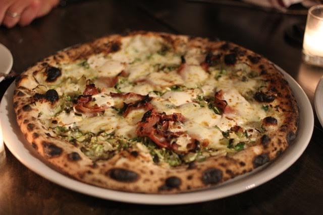 NYCExplorers's tweet photo. From tasting @SottoCasaNYC to sipping on @LaColombeCoffee lattes, we tried some of the best #NYCeats in 2016: https://t.co/qz7po2H6Rq https://t.co/LQxQ7XAhdc