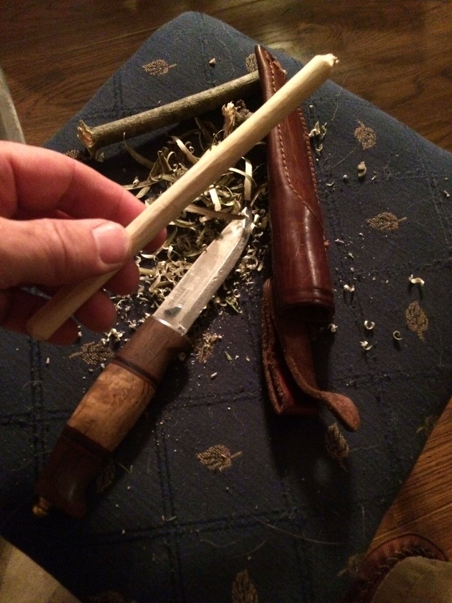 Archer245's tweet image. Sitting at home whittling another hair pin for Naddie @Merane1213 #bushcraft ?
#knifework @Sandy1982