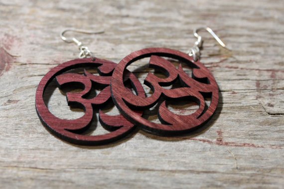 AllThingsYogie's tweet photo. Large Wood Om Earrings - light weight, surgical steel ear wires, Rosewood, yogie gift, yoga.. https://t.co/JJ0N8CAM69 #design #etsymntt https://t.co/bntfRj4aAU