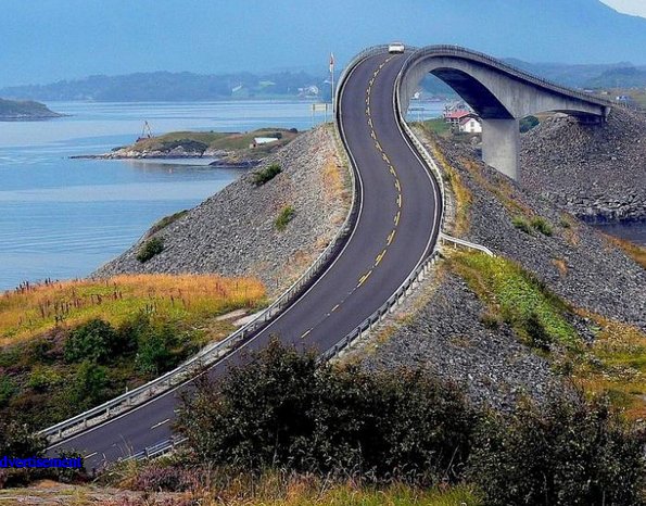 Our world is fascinating! Altantic Ocean Road in Norway...
#travel #Norway #travelphotography