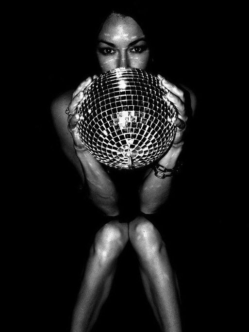 Follow the call of the disco ball ... Foxtail #NYE is calling. ➡️ FoxtailNightclub.com for open bar tix.