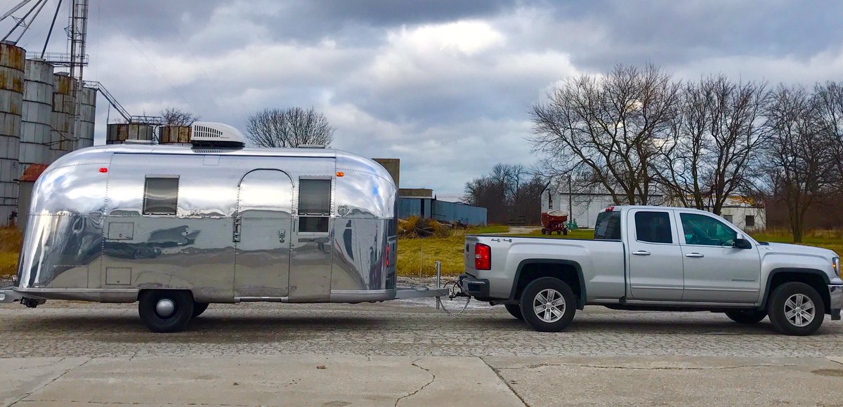 GalaGarage tweet media