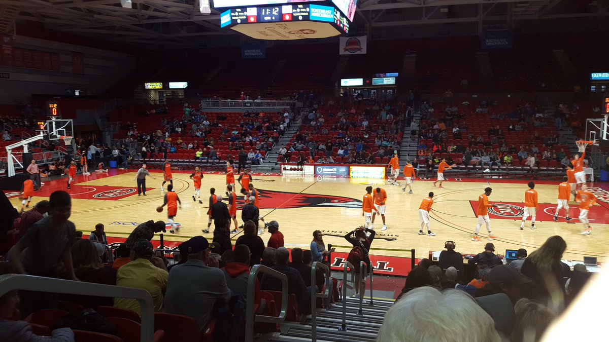 rowe_arends's tweet photo. Where you at?! @semoballChris Lol! BCT is history....no excuses ;) #bigtimehoops https://t.co/kl4DDt9tO5