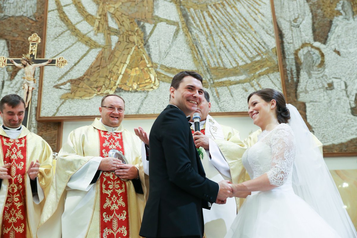 WieczAsia's tweet photo. Dla nas zrobił wyjątek :) Razem z @michautomasz dziękujemy @a_hrechorowicz :) https://t.co/s1Hy4wbH90