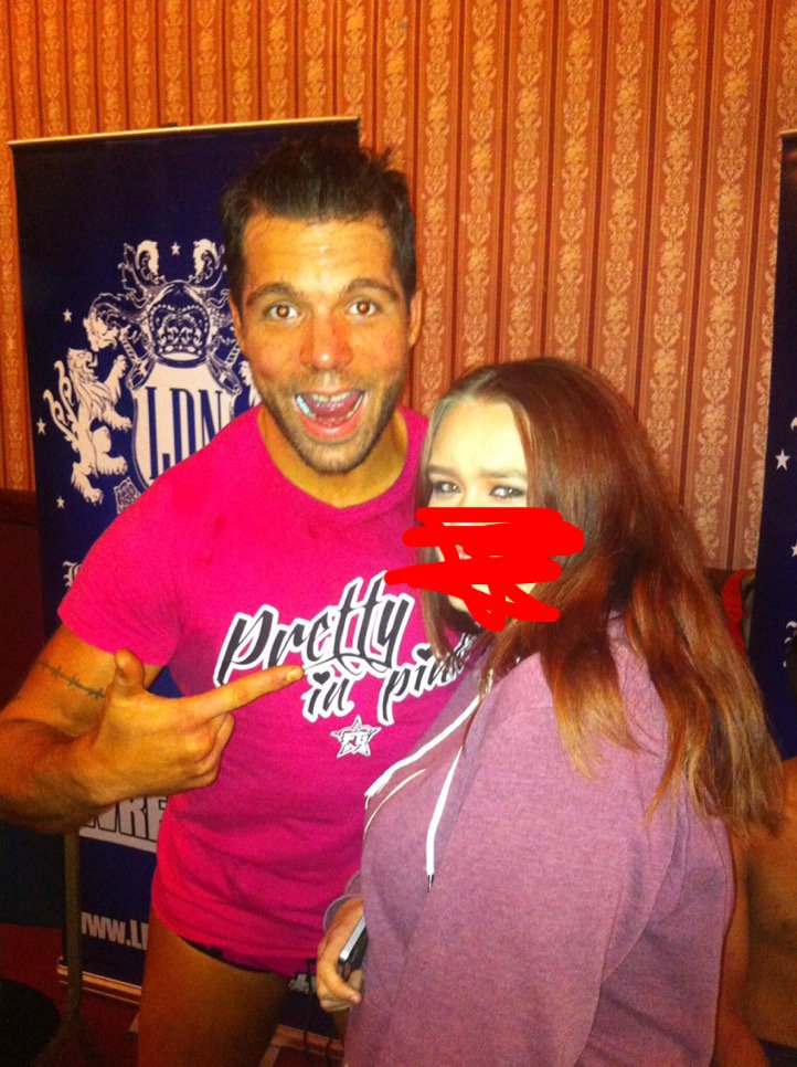 ItsAbbieAgain's tweet image. Had to scribble out my face because it's  awful but thanks for the autograph and picture x @TheRobertSharpE