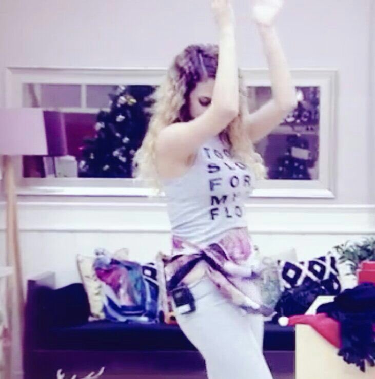 whitejonn's tweet photo. Her gün bu öinnoşu izlemeye alıştım ben tatilde ne halt yiyeceğim acaba acabaaağ Yanındayız RabiaKaraca https://t.co/Crhw6VxdqJ