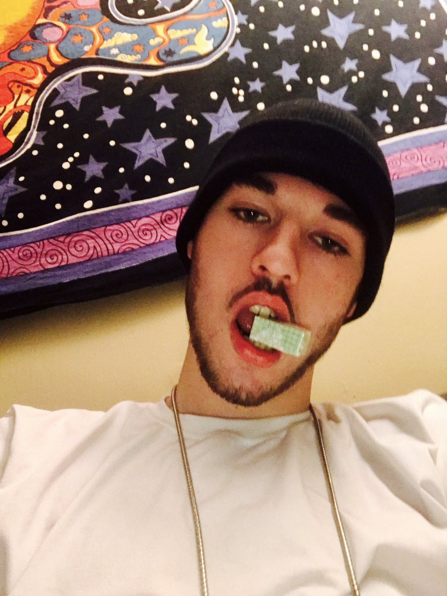 SnortBathSalts's tweet photo. Am I cool yet? https://t.co/l3H9C5udFx