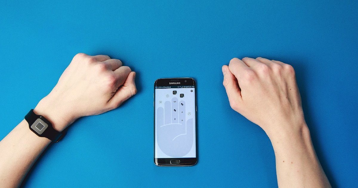 Playamos's tweet image. Wearable #fingerprint_sensor uses whole hand to control multiple smart devices:… dlvr.it/N0YGs9 #digital #trends #aimiamos #news