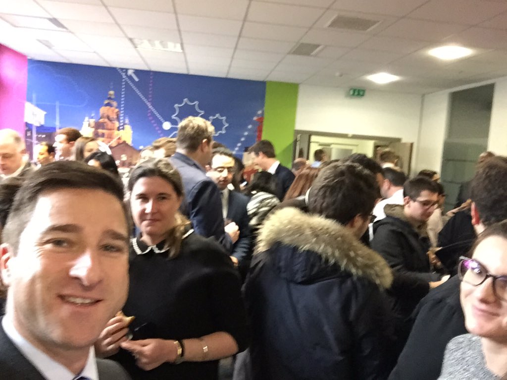 LaurentGraciani's tweet photo. Joyeuses fêtes  @euroeng_fr @ModisFrance !!!! 
Célébrez, profitez, amusez-vous et reposez vous !
RDV en 2017 en pleine forme
🍾🎊🌟💥🍰🎆🎇🌠 https://t.co/WHdZLlwErU