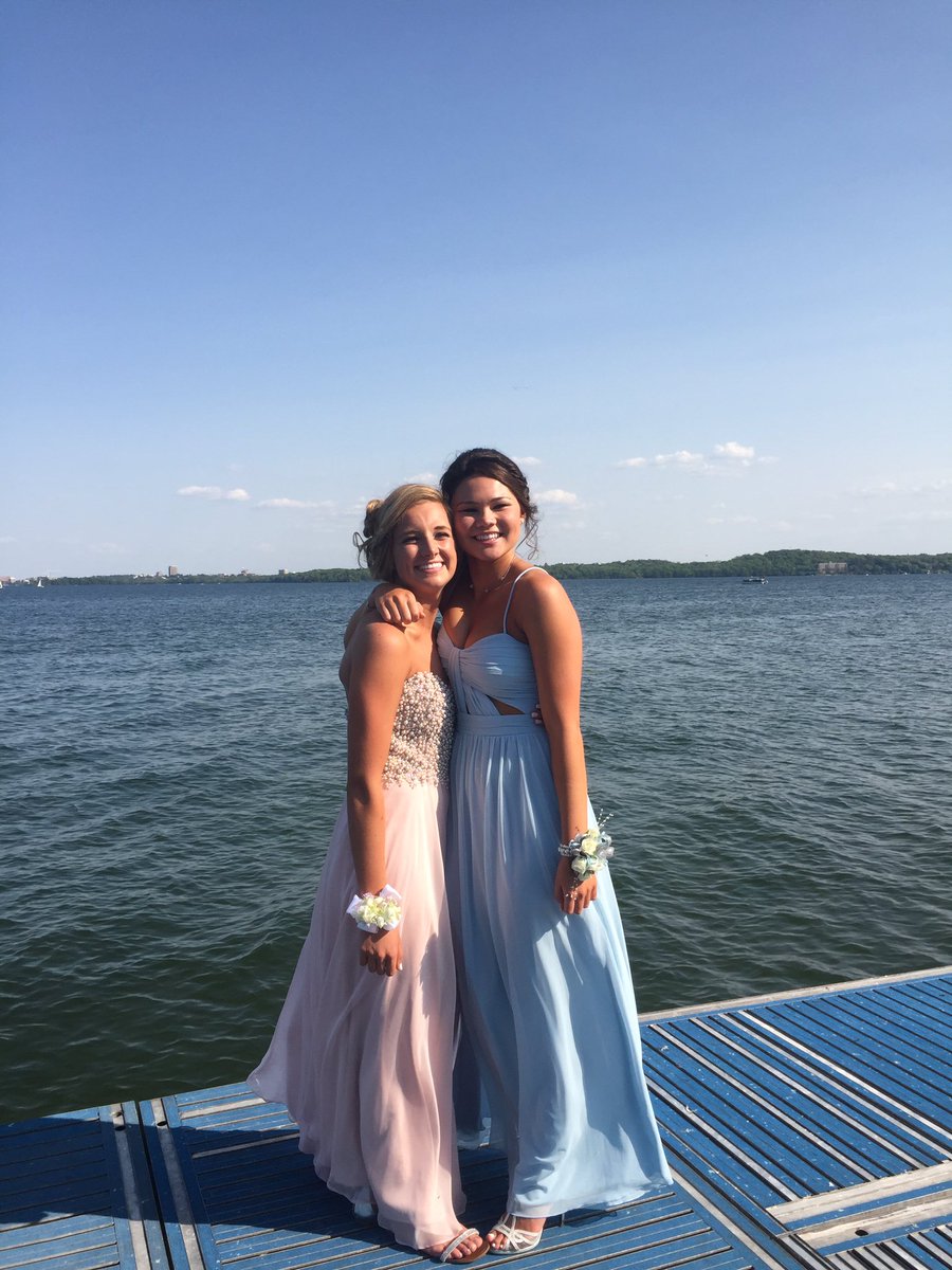 VictoriaLin3's tweet photo. happy birthday to my beautiful best friend thanks for being in my life and being you love you tons ❤️❤️❤️ https://t.co/21ZHSrXLBY