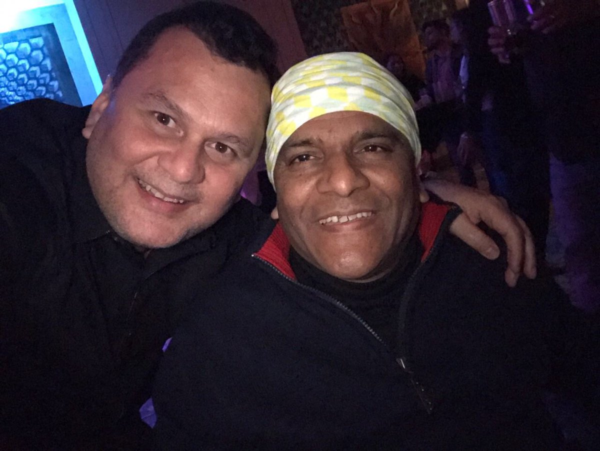 WizAndreTimmins's tweet photo. Mario great seeing you tonight ๐ looking good my friend #djdays #reminiscing all the best for rocking 2017! https://t.co/t5g3mdQocO