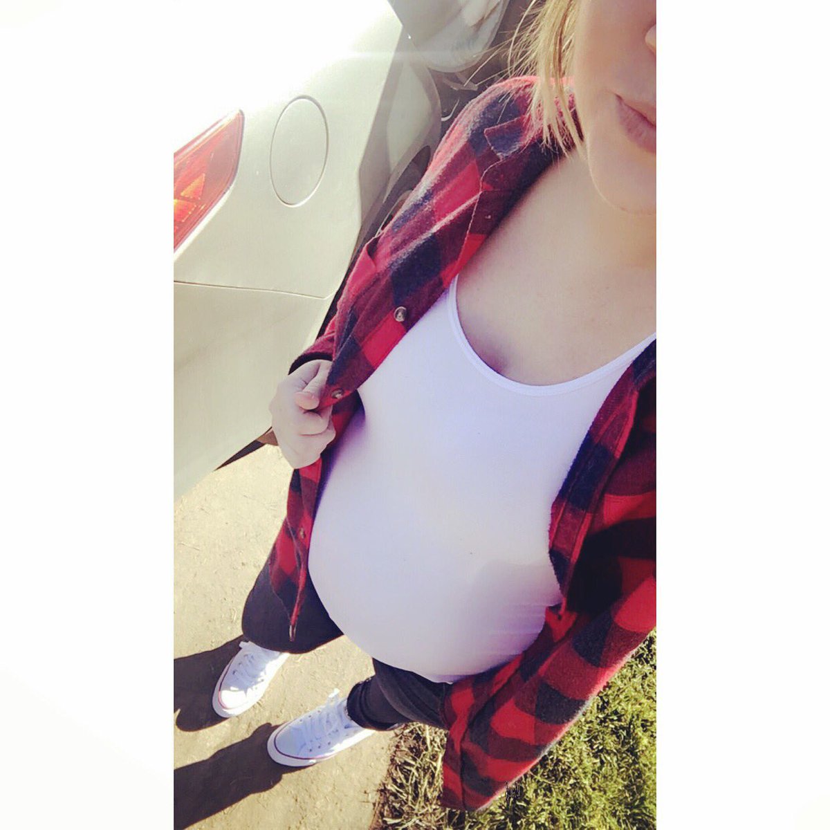 blu___eyez's tweet photo. Pregnancy•It's a beautiful journey🥀👣 #blessedwithtwo #april2017 #babygraves #Deikan #6monthsdown #4togo #weloveyoualready #cantwaittoholdyou https://t.co/Vf3aqytazo