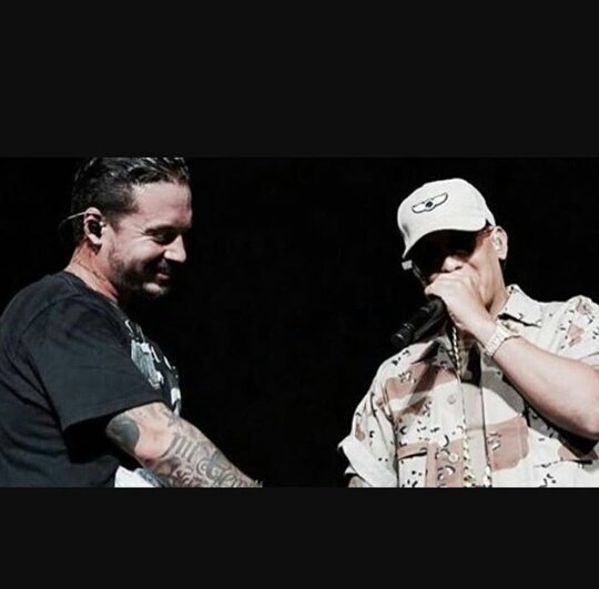 Daddy_Frases's tweet photo. RT🔁 o mg❤ para que estos dos grandes lancen un tema juntos https://t.co/Q3RLhKJDnv
