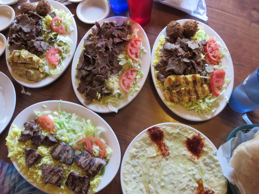 ThePitaHouse's tweet photo. What are your dinner plans tonight for #FoodFriday? #Lombard #Schaumburg #MiddleEasternFood #MiddleEasternRestaurant #vegitarian #vegan https://t.co/1EFPC1NuzS