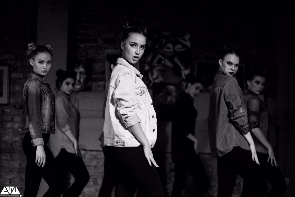 privetAnnet's tweet image. Мне нужен человек, который будет закрывать мне рот, пока я танцую